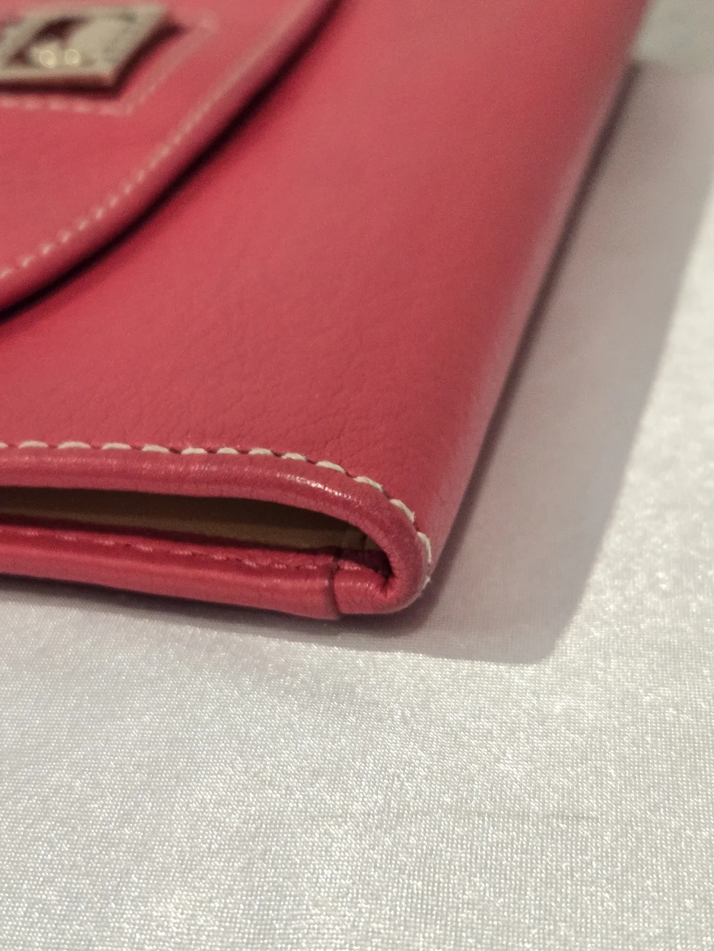 Dooney & Bourke Red Pebbled Leather Wallet With Box - Picture 5 of 16